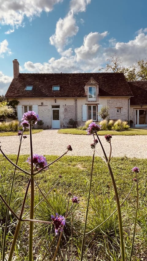 Property building, View (from property/room)