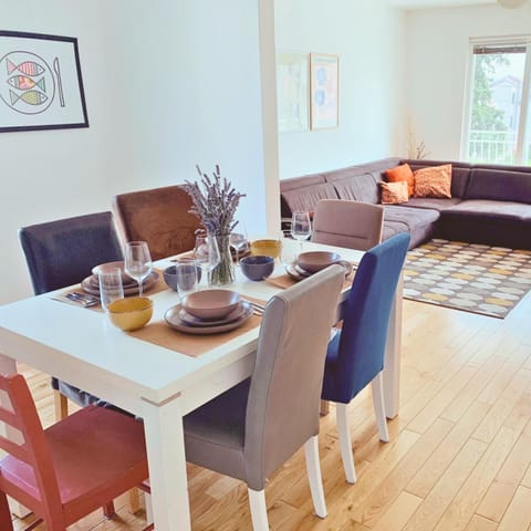 Living room, Seating area, Dining area