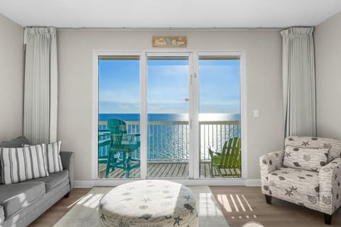 View (from property/room), Balcony/Terrace, Living room, Seating area, Sea view