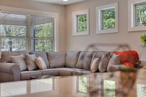 Spacious 4-bedroom Marietta Home w/ free parking House in Marietta