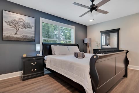 Spacious 4-bedroom Marietta Home w/ free parking House in Marietta