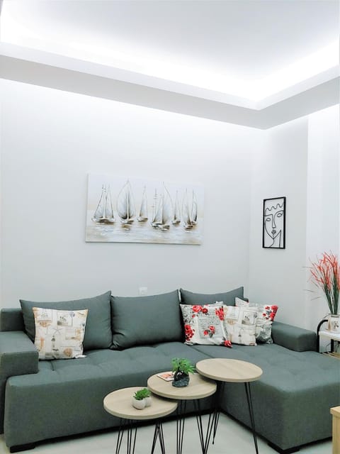 Bed, Living room, Decorative detail, Decorative detail