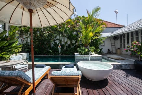 Pool view, Swimming pool, Bath