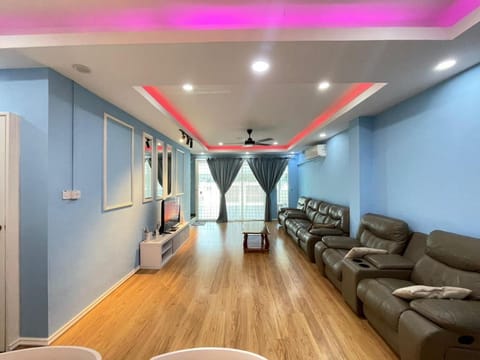 TV and multimedia, Living room, Seating area, air conditioner
