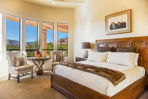 Palatial Paradise with Breathtaking Views of Red Rock and Stunning Infinity Pool House in Sedona
