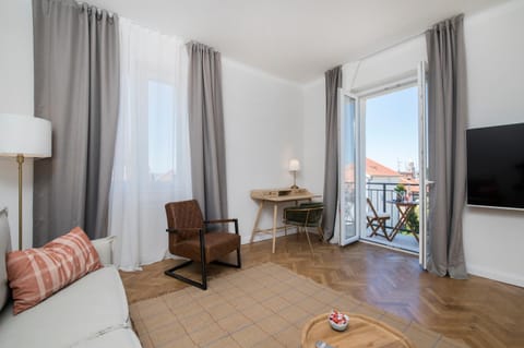 Luxury Apartments Bella - Split Centre w Free Parking Apartment in Split