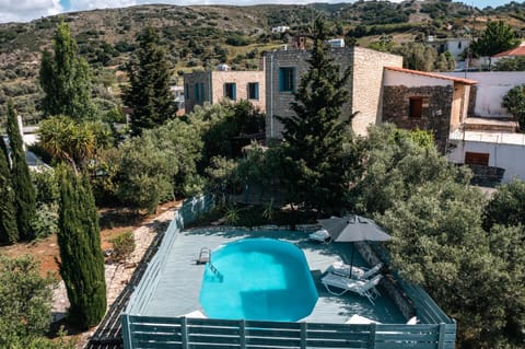 Property building, Day, Natural landscape, Mountain view, Pool view, Swimming pool, sunbed