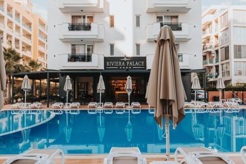 Property building, Day, Pool view, Swimming pool