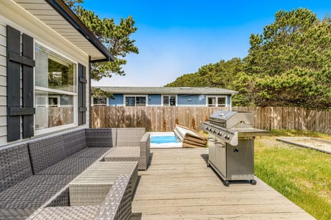 Chateau De Bay House in Waldport