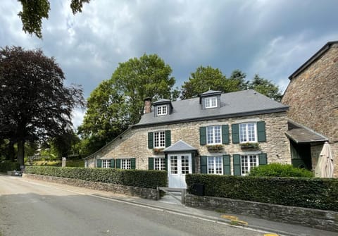 Property building, Day, Neighbourhood, Street view