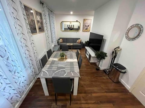 K3- Maison 2min RER 15min PARIS-EXPO 4 chambres/10 lits Villa in Île-de-France