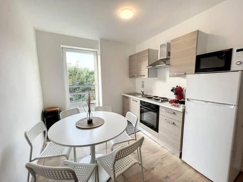 Station 173 C Bruxelles-Charleroi-airport Apartment in Charleroi