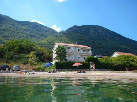 Facade/entrance, Summer, Beach