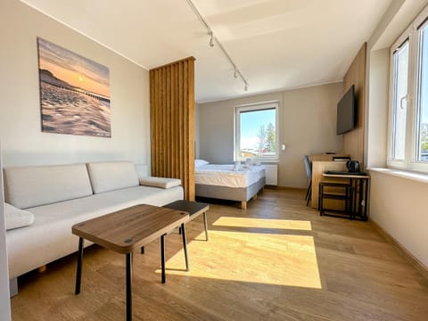 Bed, TV and multimedia, Lake view, towels