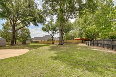 Fort Mitchell Vacation Rental with Home Office! House in Chattahoochee County