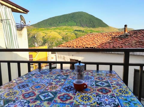 Natural landscape, Coffee/tea facilities, Balcony/Terrace, Mountain view