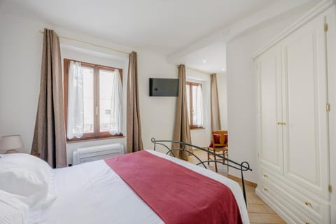 Bathroom, TV and multimedia, View (from property/room), Bedroom, City view, heating, internet, internet, air conditioner