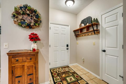 Branson West Vacation Rental with Resort Amenities! Apartment in Table Rock Lake