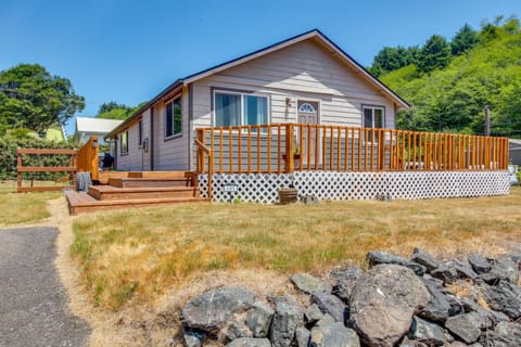 Winchester Bay Vacation Rental Near Dunes and ATV! House in Oregon