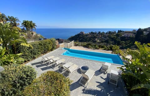 Day, Natural landscape, Solarium, Mountain view, Pool view, Sea view, sunbed