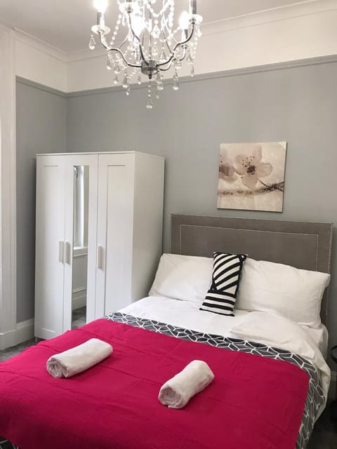 Grange Lone entire apartment with two double beds Apartment in Edinburgh