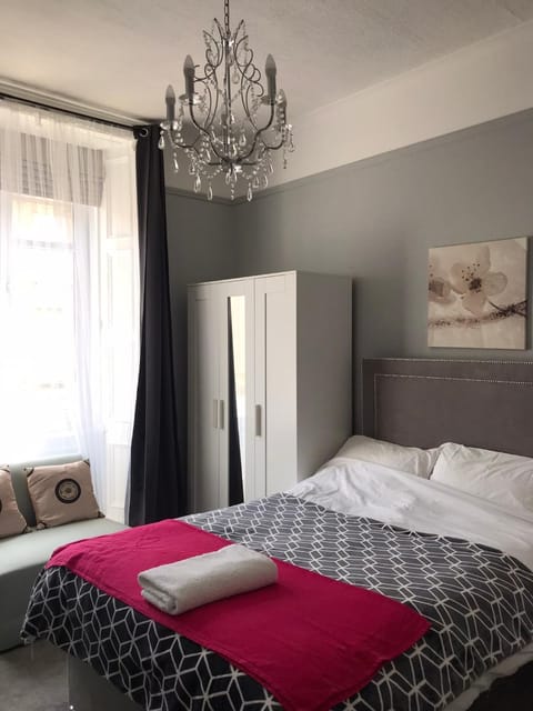 Grange Lone entire apartment with two double beds Apartment in Edinburgh