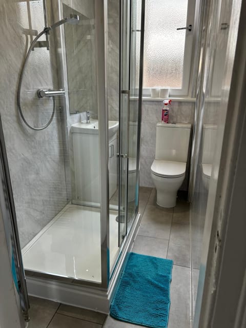 Grange Lone entire apartment with two double beds Apartment in Edinburgh