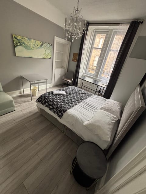 Grange Lone entire apartment with two double beds Apartment in Edinburgh