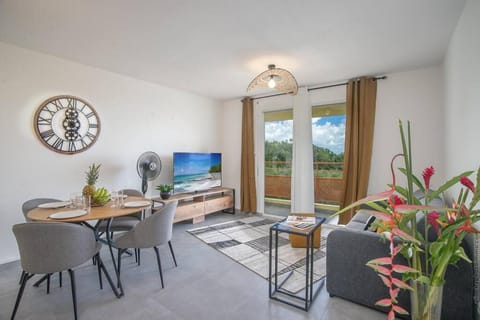 TV and multimedia, Living room, Dining area