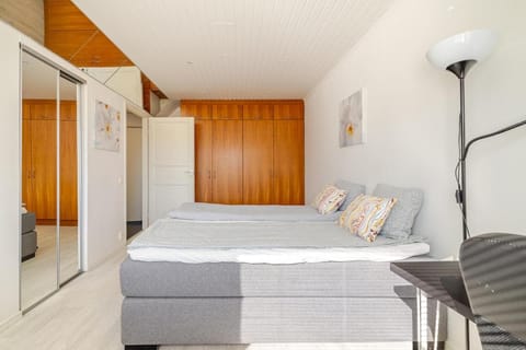 Helsinki, Private free parking, super easy to city centre and airport Apartment in Helsinki