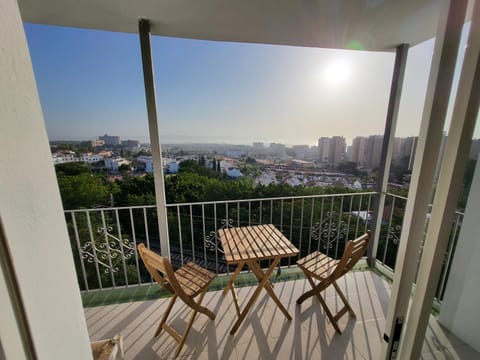 View (from property/room), Balcony/Terrace, City view