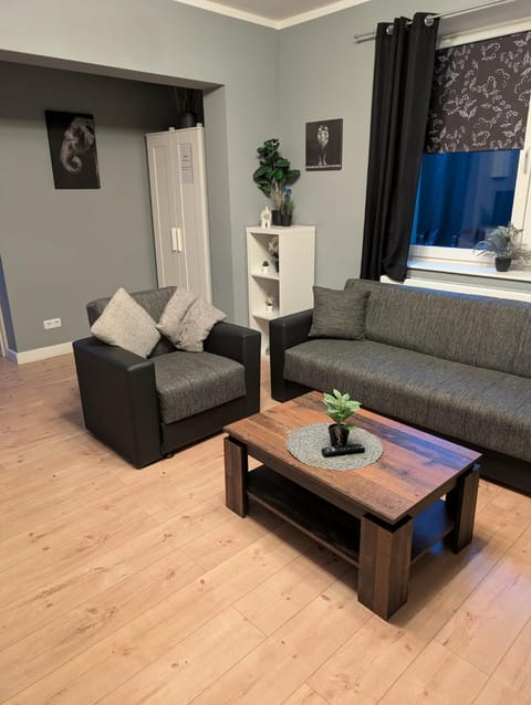 Living room, Photo of the whole room, Seating area, wardrobe