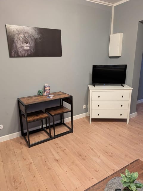 TV and multimedia, Seating area, storage