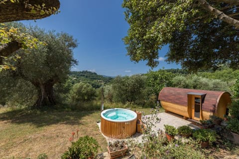 Garden, Hot Tub, Sauna, Spa and wellness centre/facilities