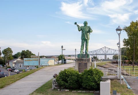 Nearby landmark