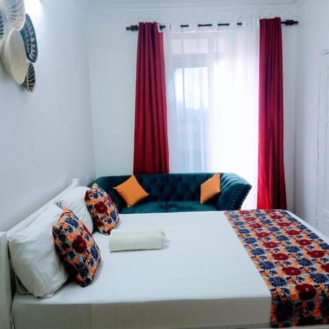 Bed, Photo of the whole room, Seating area