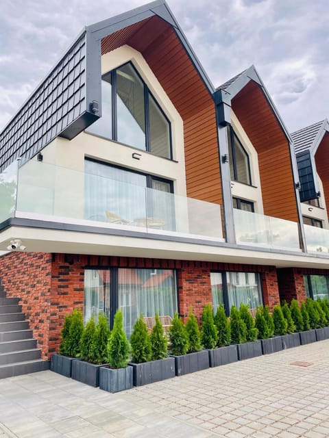 Property building, Balcony/Terrace, Balcony/Terrace