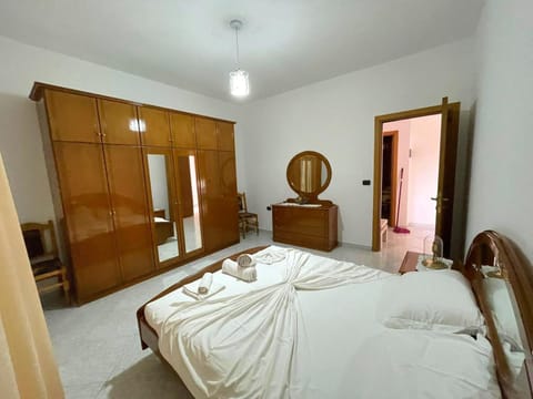 Bed, Photo of the whole room, Bedroom, towels, wardrobe