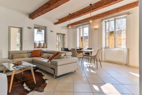 Living room, Seating area, Dining area