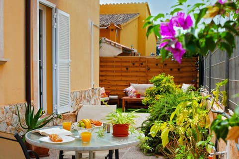 Patio, Garden, Balcony/Terrace, Seating area, Garden view