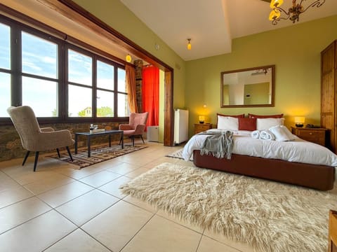 Bed, Living room, Photo of the whole room, Seating area, Bedroom