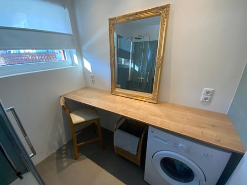 Bathroom, washing machine