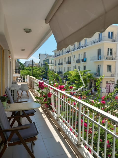 View (from property/room), Balcony/Terrace