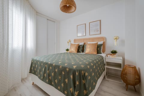 Bed, Beach, Bedroom