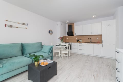 Kitchen or kitchenette, Seating area