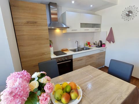 Mexicana Apartment Pink Apartment in Zadar