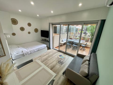 Bed, TV and multimedia, Balcony/Terrace, locker