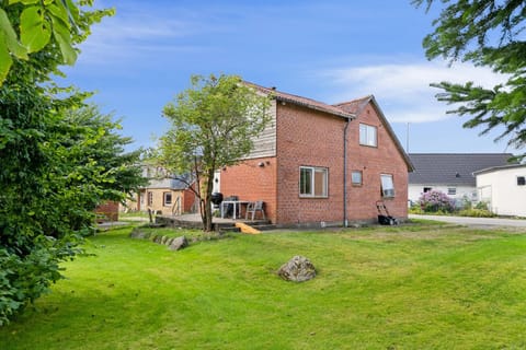 Patio, Off site, BBQ facilities, Garden, Dining area