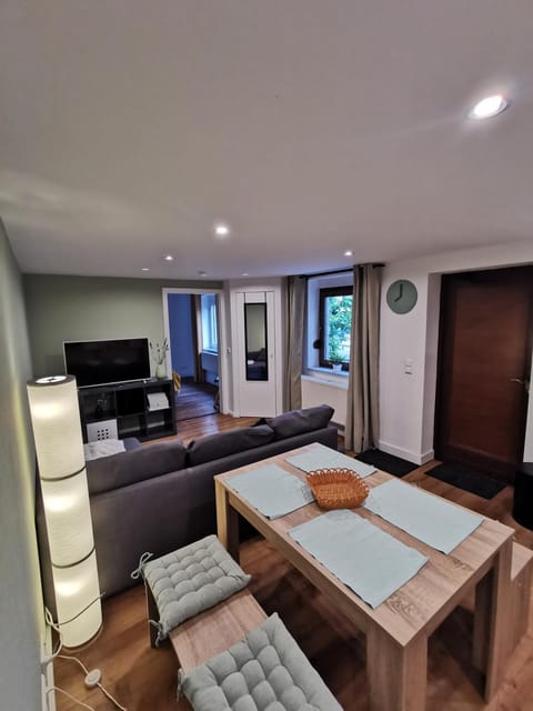 Communal lounge/ TV room, TV and multimedia, Living room, Photo of the whole room, Seating area