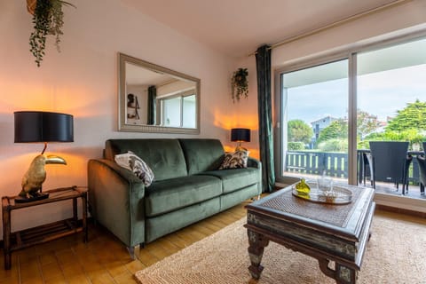 Balcony/Terrace, Living room, Beach, Hiking, Garden view